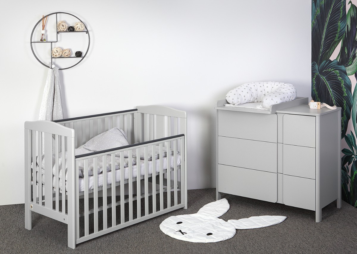 LIGHT GREY YappyQu baby cot and YappyClassic dresser Furniture sets